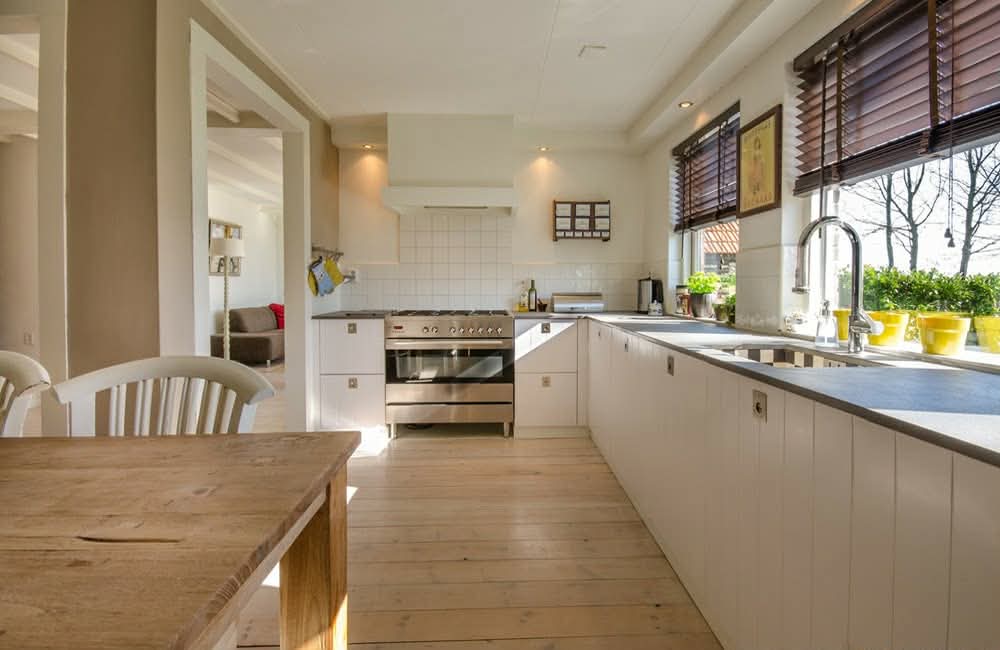Kitchen cleaned to inventory standard after tenancy